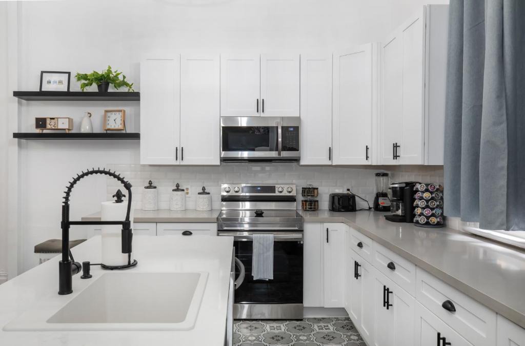 Beautifully updated New Orleans home 1