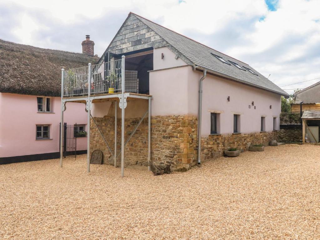 Becket's Barn 1