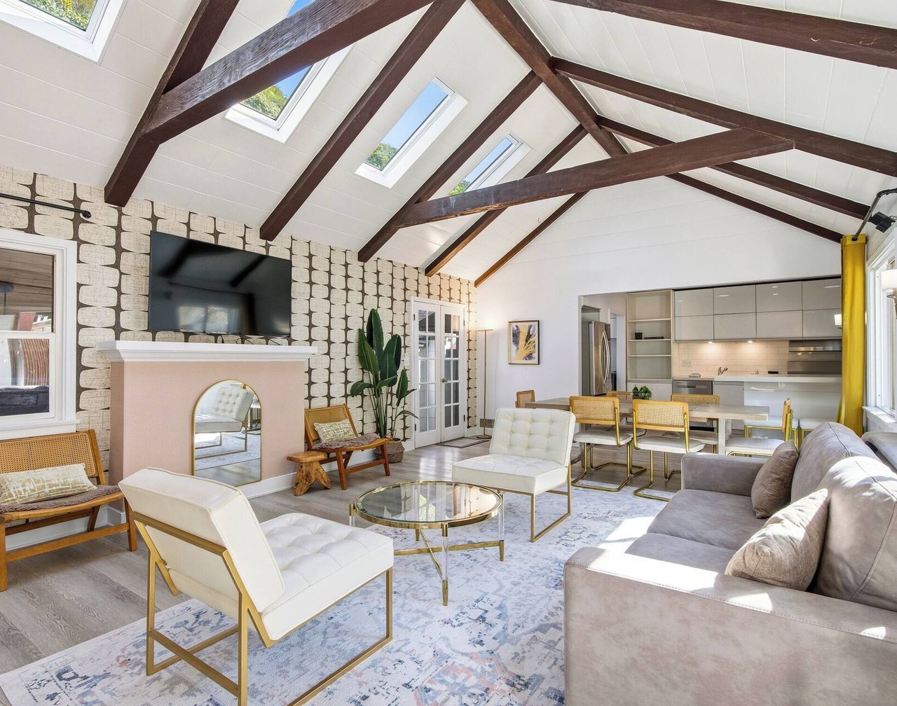 Bel Air Very Private and Comfy Home with Jacuzzi 1