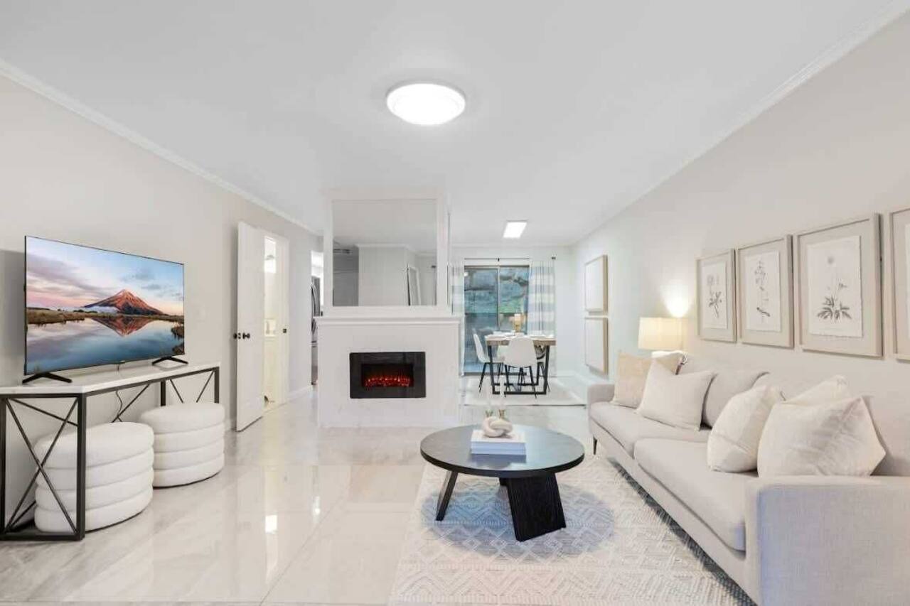 Bellevue Modern Luxe Townhouse near DT/520/I405 1