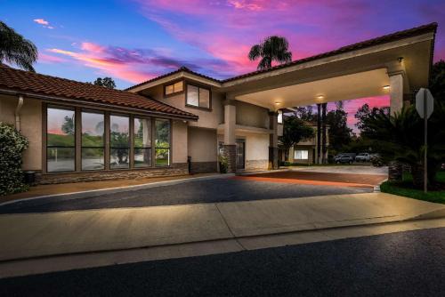 Best Western Diamond Bar Hotel & Suites 1
