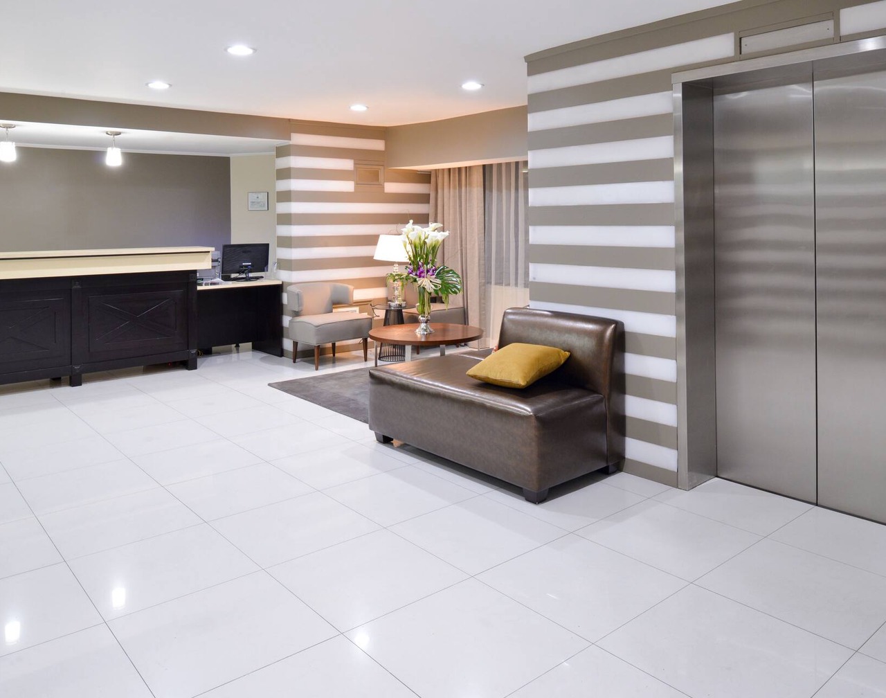 Best Western Plus LA Mid Town Hotel 1