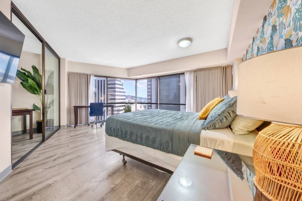 Bishop Suites @ Executive Centre, Mountain View Suite #3609, Downtown Honolulu 1