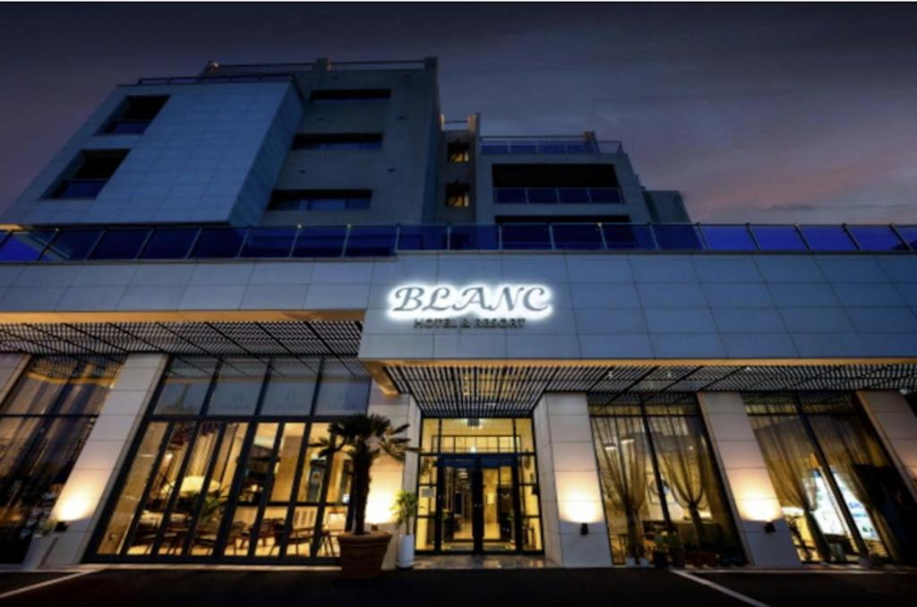 Blanc Hotel & Resort 1