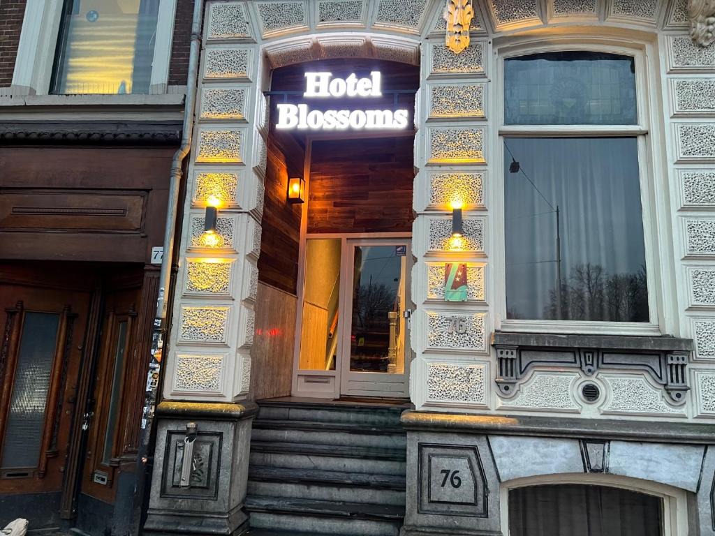 Blossoms City Hotel 1