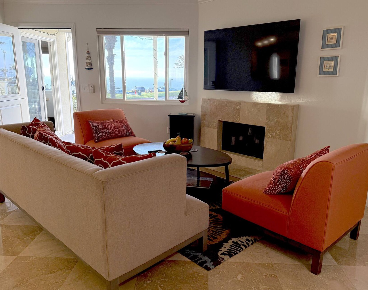 Blue Tide Cottage: Ocean Views, Steps to the Beach, Dining, Shopping + More! 1