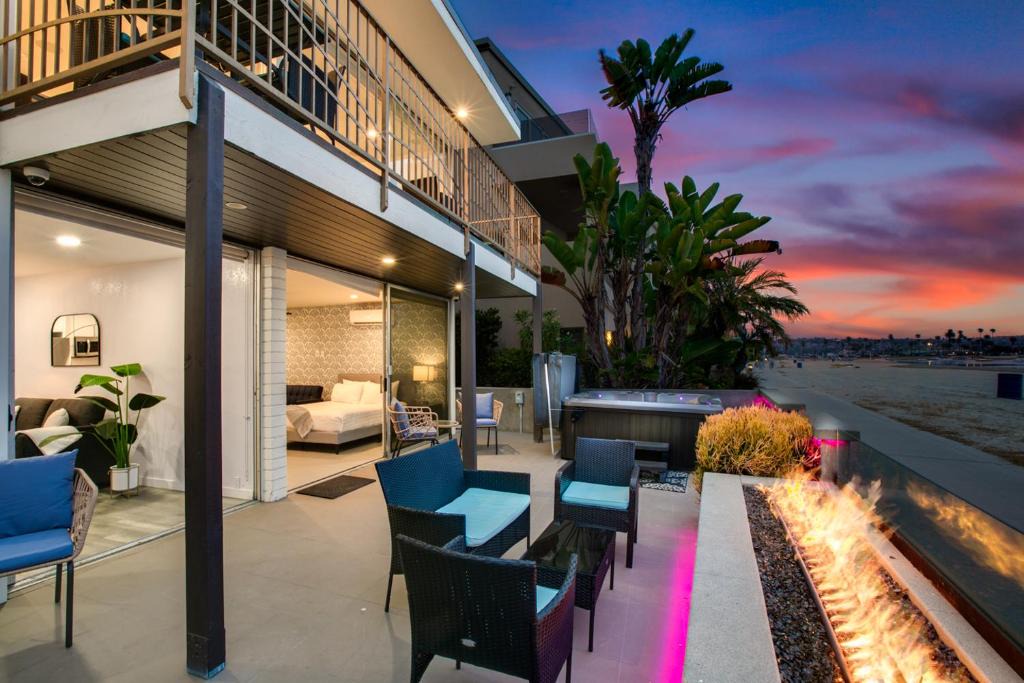 Boardwalk Studio Shared Hot Tub and Patio 1