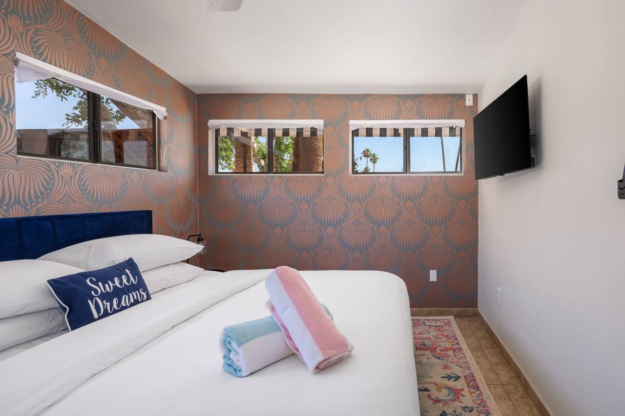 Bowie Suite · Palm Springs Pool, Hot Tub, Kitchen 1