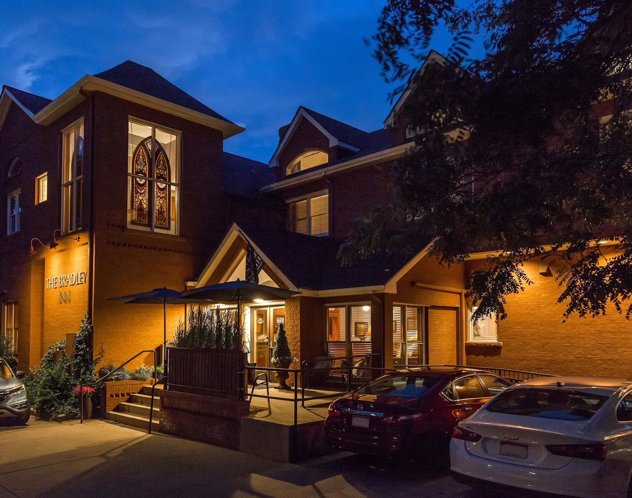 Bradley Boulder Inn 1