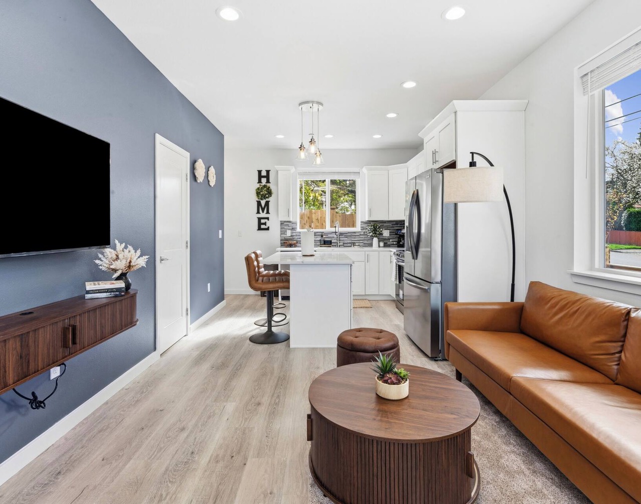 Brand New 3BR Home with King Bed, AC – Near Airport 1