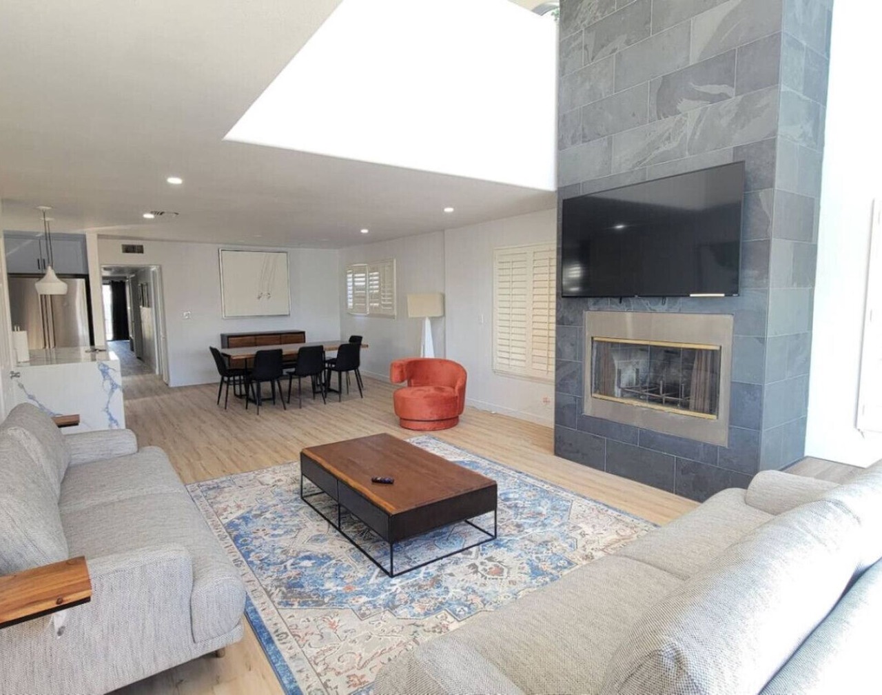 Bright 5 bdroom 3 bath w/Rooftop Deck by the Beach 1