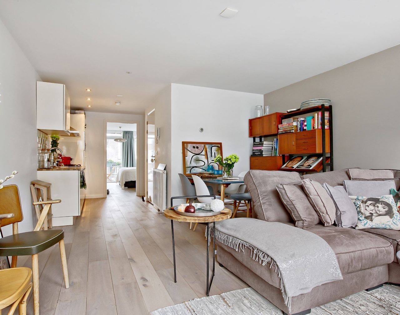 Bright and Charming Apartment in Amsterdam’s Lively De Pijp District 1
