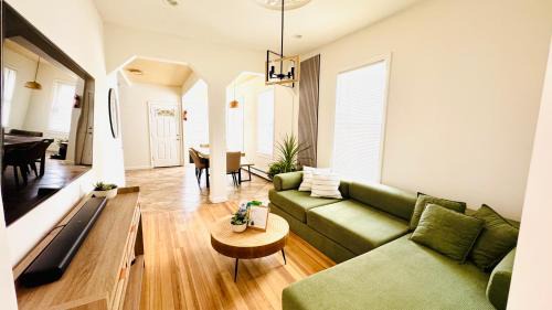 Bright and Spacious 3BR Near Boston Free Parking 1