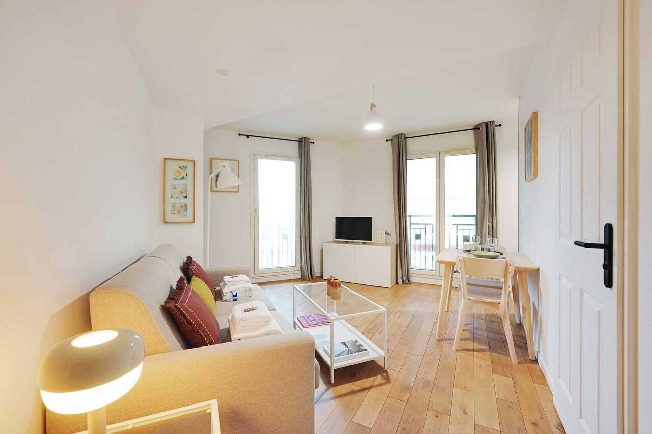 Bright, modern studio for 2P - La Défense 1