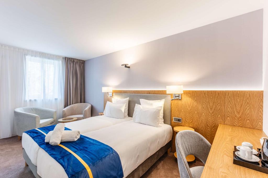 Brit Hotel Privilège Paris Rosny-sous-Bois 1