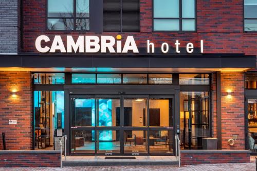 Cambria Hotel Washington DC Navy Yard Riverfront 1
