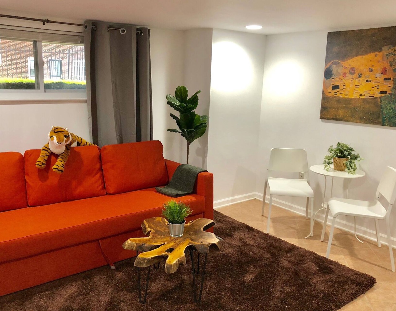 Capitol Hill Cozy w/Private Entrance Bsmt on a Budget - Sleeps 4, Free Parking 1