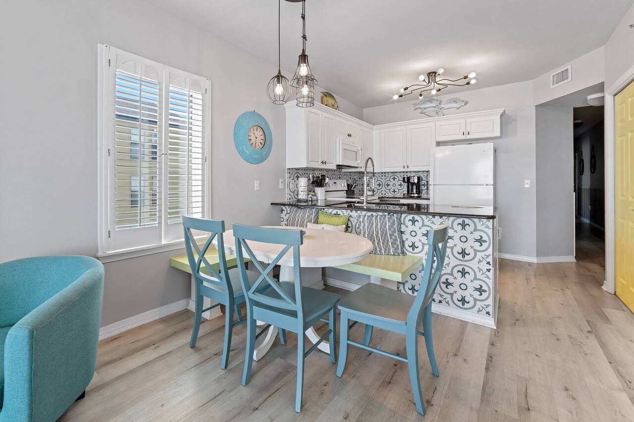 Caribbean 204 | Pet-Friendly + Indoor/Outdoor Pools, Fitness & Sauna 1