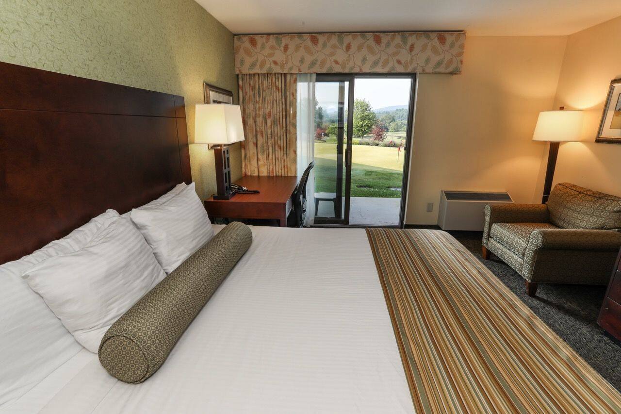 Carroll Valley Accessible | King Room + Golf Views 1