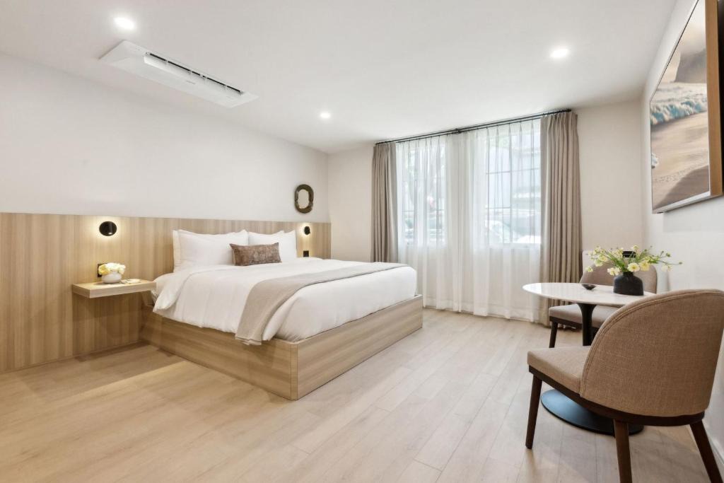 Casa Riviera - Boutique Suites in Downtown Santa Barbara 1
