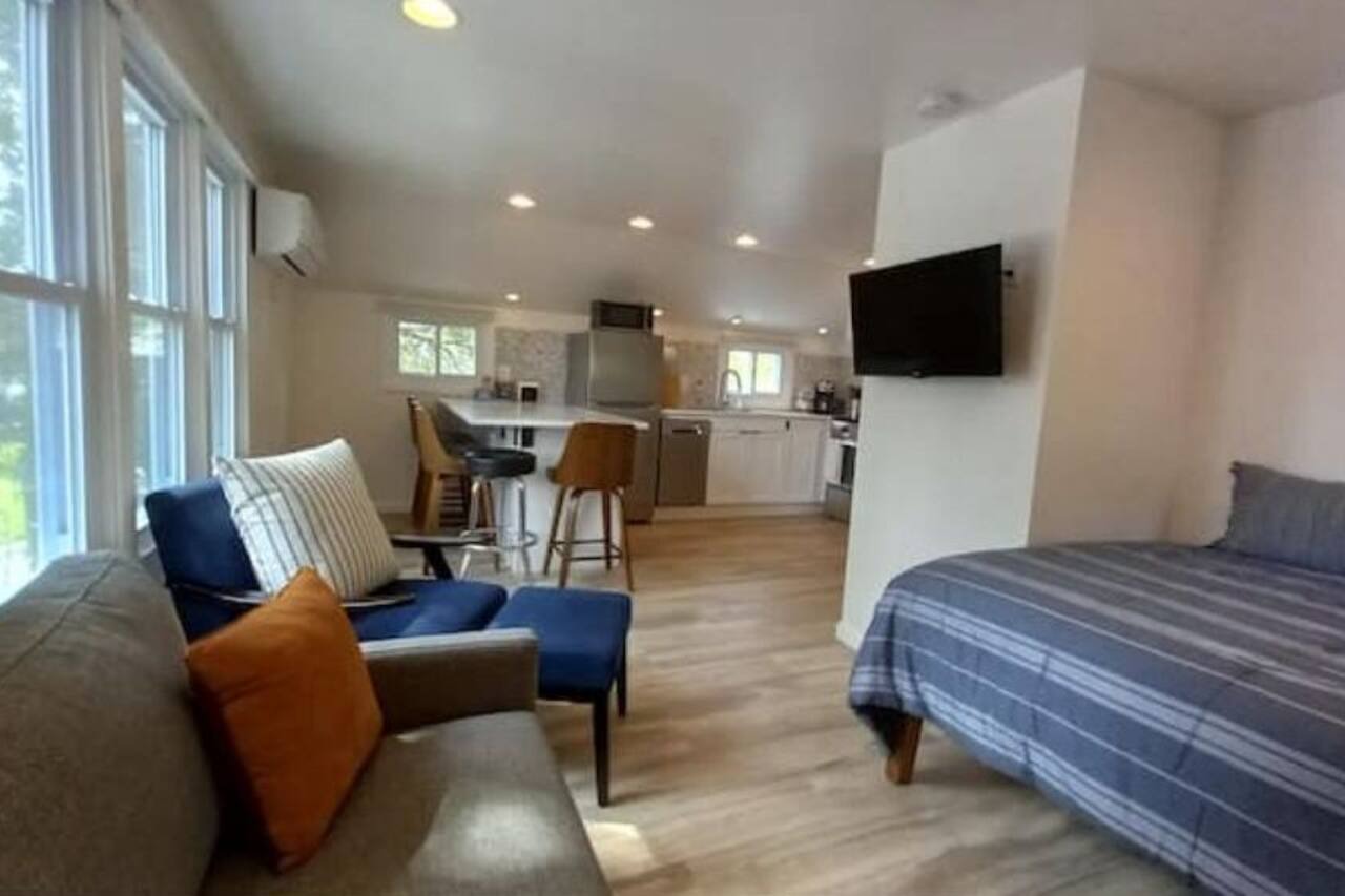 Cedar Tree Inn 1