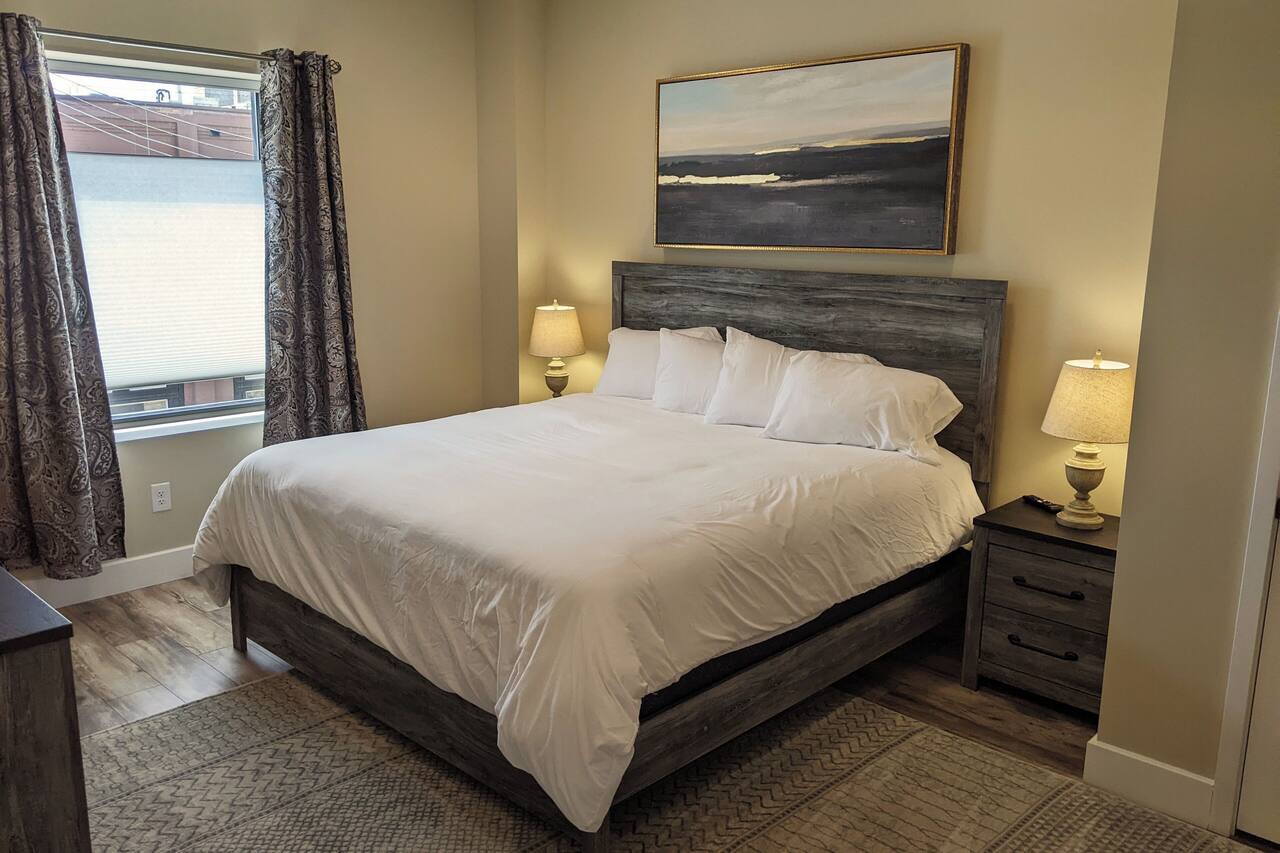 Center of Downtown Traverse City 3bd/2ba Condo 1