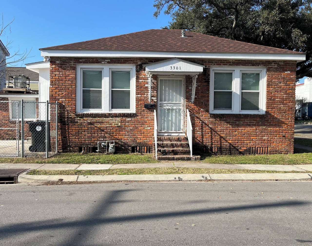 Charming 2-bedroom house with AC and WiFi in fabulous New Orleans 1
