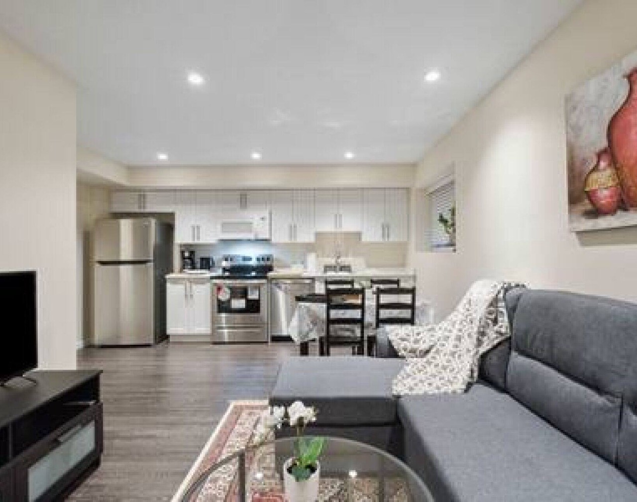 Charming 2BD Basement Suite, Surrey! 1