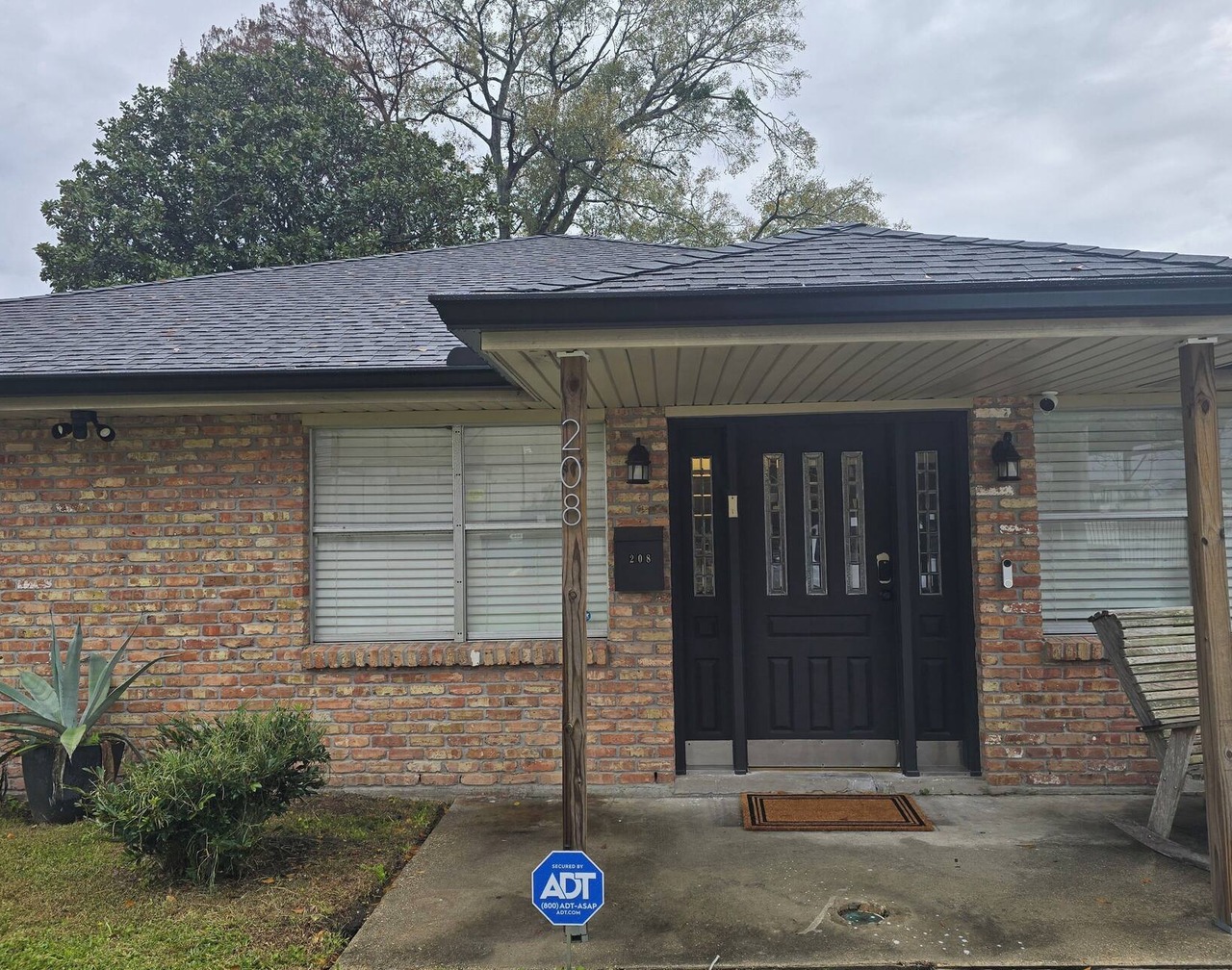 Charming 3-bedroom house with WiFi, fitness room in peaceful Metairie 1