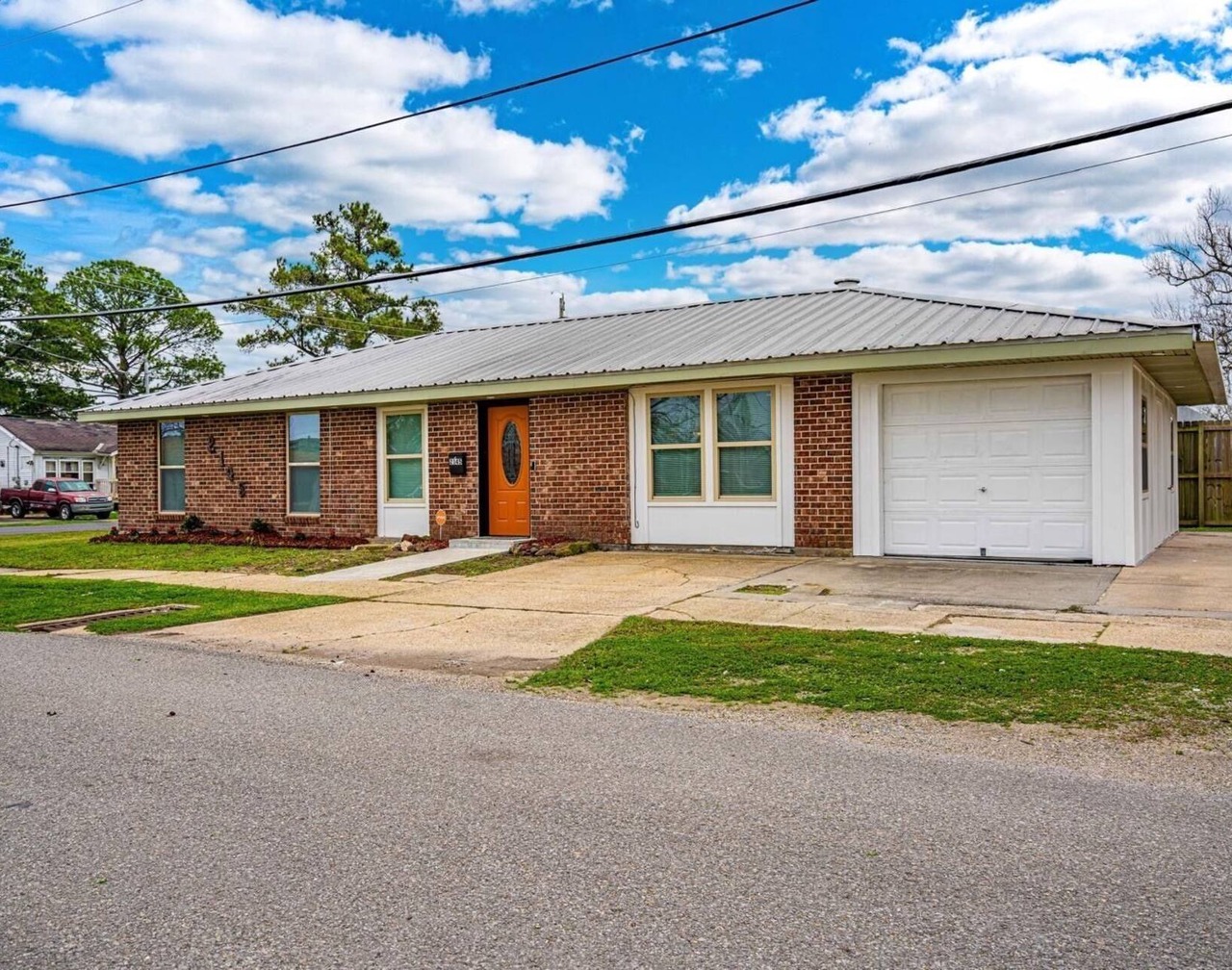 Charming 3-bedroom house with AC and WiFi in awesome Kenner 1