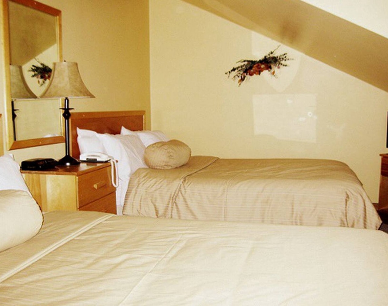 Charming Loft Rooms with Fireplace at Cochrane, Ontario 1