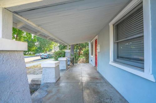Charming Monrovia Bungalow Near Pasadena and LA 1