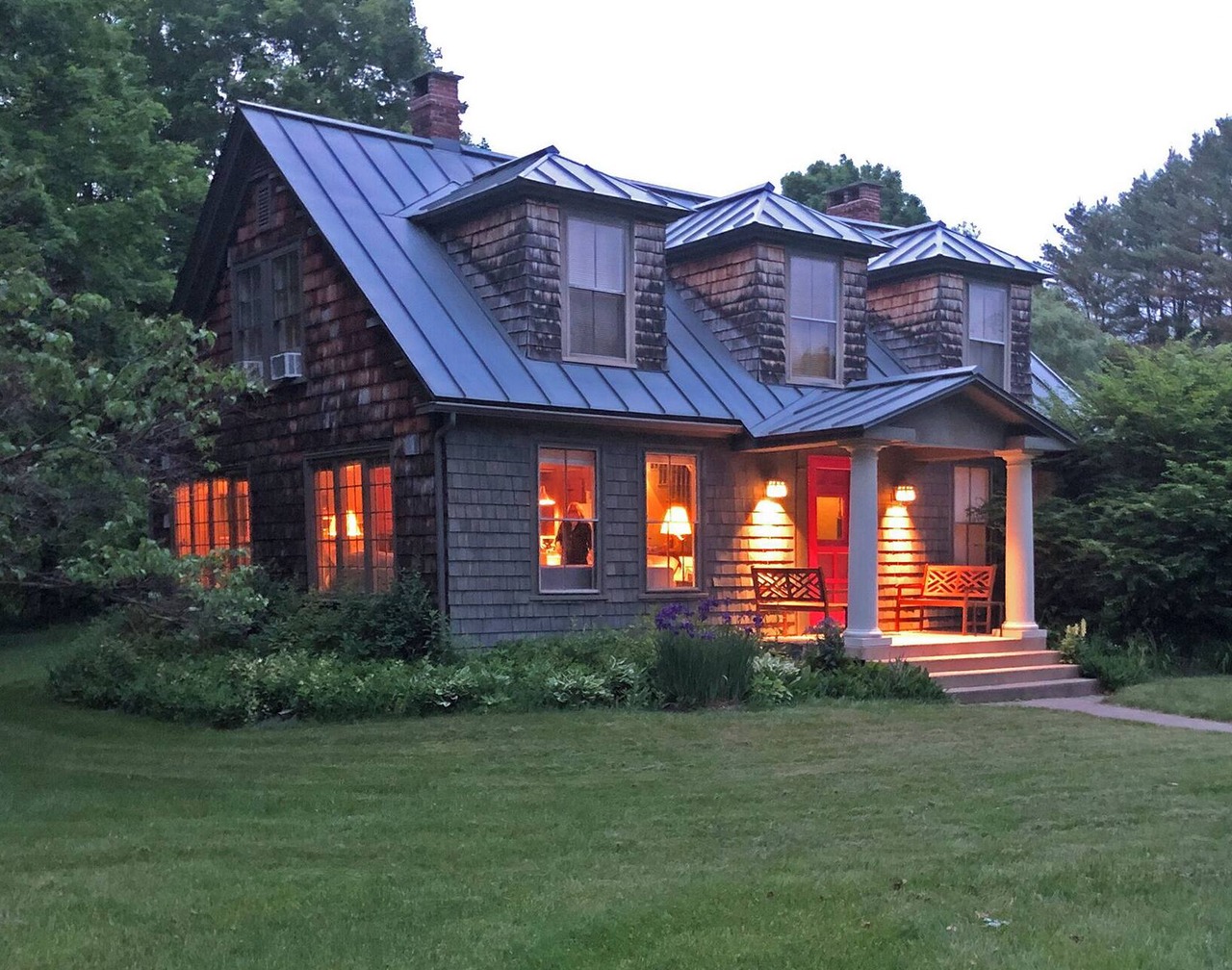 Charming, Private & Peaceful Waterfront Farmhouse, Studio and Camp 1