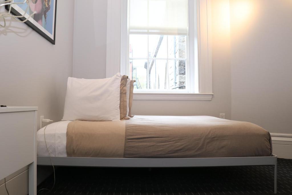 Charming & Stylish Studio on Beacon Hill #6 1