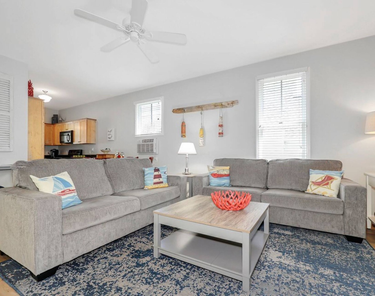 Charming Wells cottage w/amenities galore! 1 mile to beach, 3 miles to Ogunquit 1