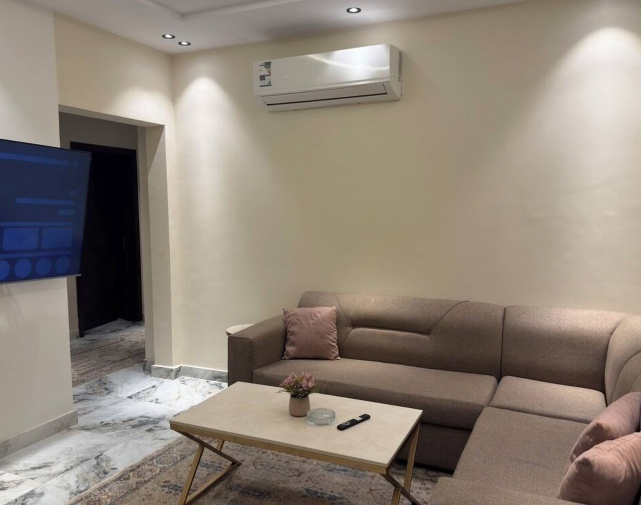 Chic 2-bedroom apartment with WiFi, AC in welcoming Jeddah 1