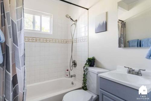 Chic Abode In Central Berkley 1