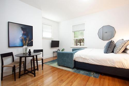 Chic and Characterful Studio Apartment 1