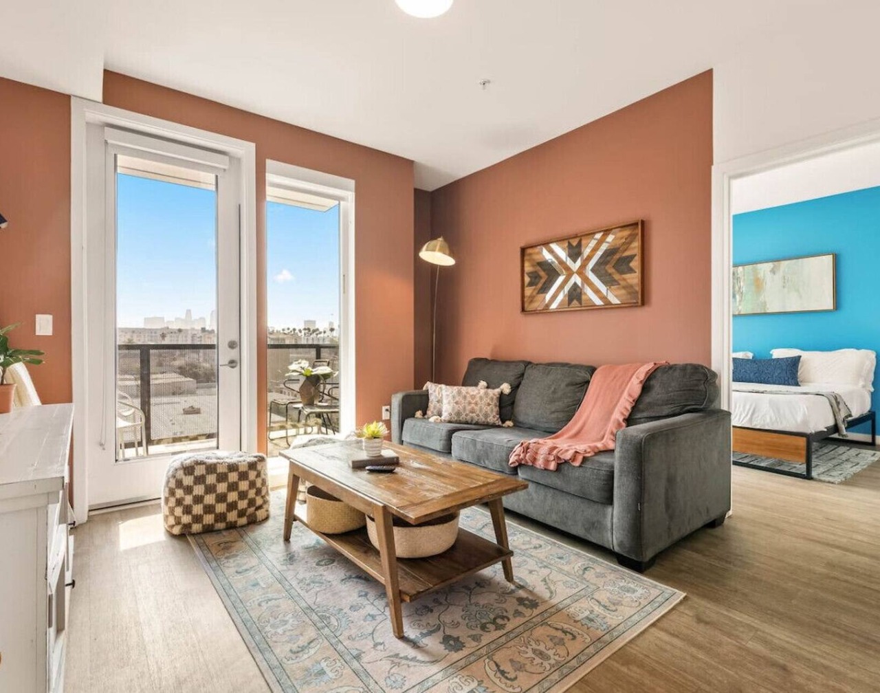 Chic & Bright, Free Parking, Hot tub + Gym 1