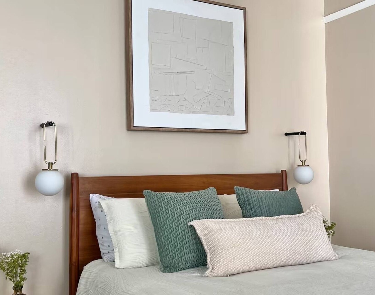 Chic Condo w Parking, AC and steps to Beach and Convention Center 1
