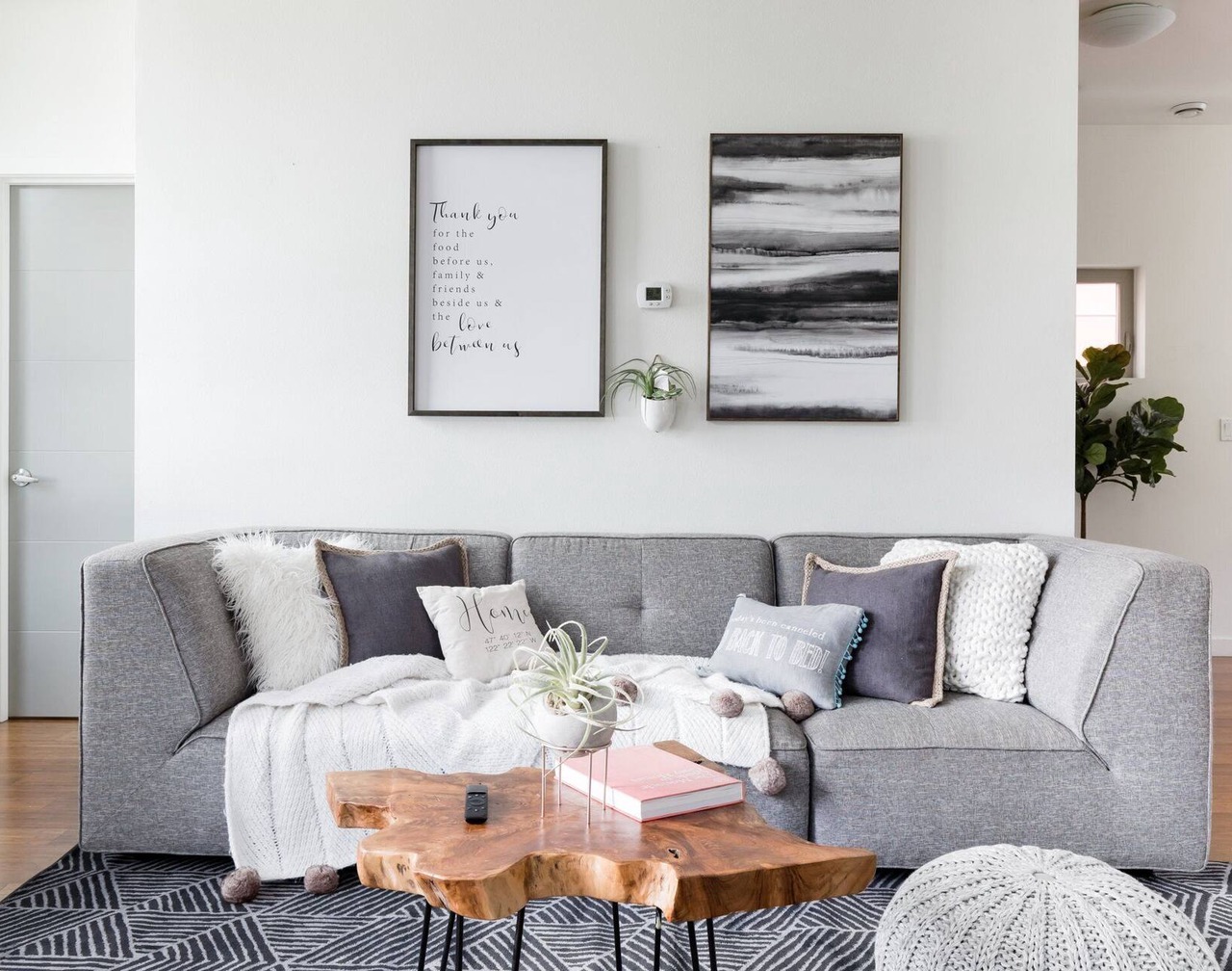 Chic Pet-Friendly Seattle Escape with City Skyline Views 1
