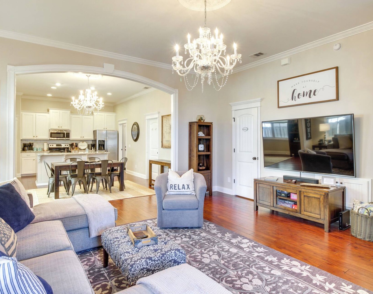 Chic Thomas Square Home in Walkable Location! 1