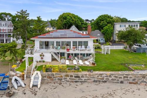 Coastal Charm Lobster Chato 1