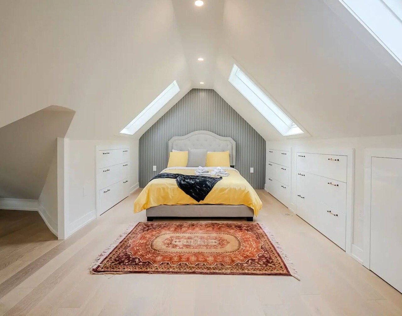 Coastal Charm: Luxurious Living 1