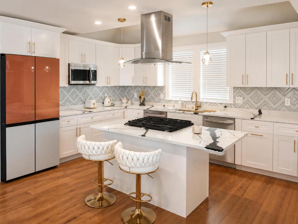 Coastal Stay 2 Modern Ocean View Apartments Walk to Beach 4 Free Parking Spaces 1