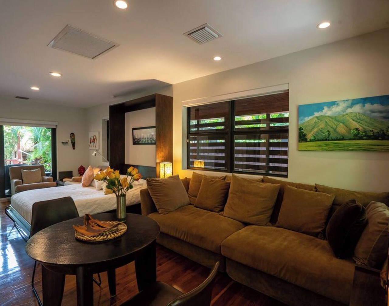 Coconut Grove Garden Cottage Private Retreat with Free Parking & Full Kitchen 1