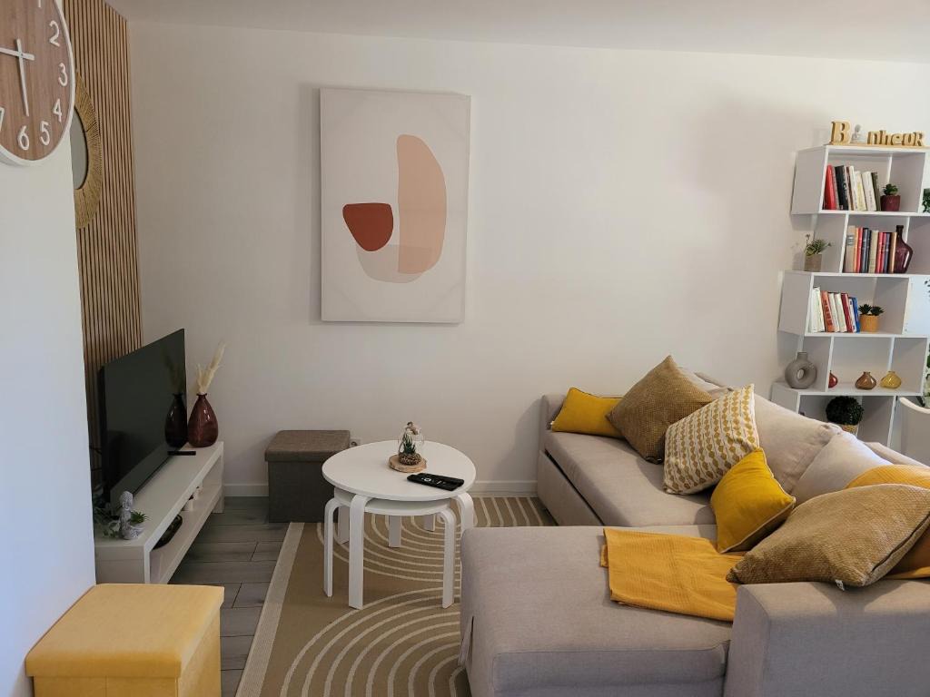 COCOONING HOUSE Suite 216 SWEET AND HARMONY- AEROPORT PARIS ROISSY CDG, PARC ASTERIX, CHATEAU DE CHANTILLY, STADE DE FRANCE 1