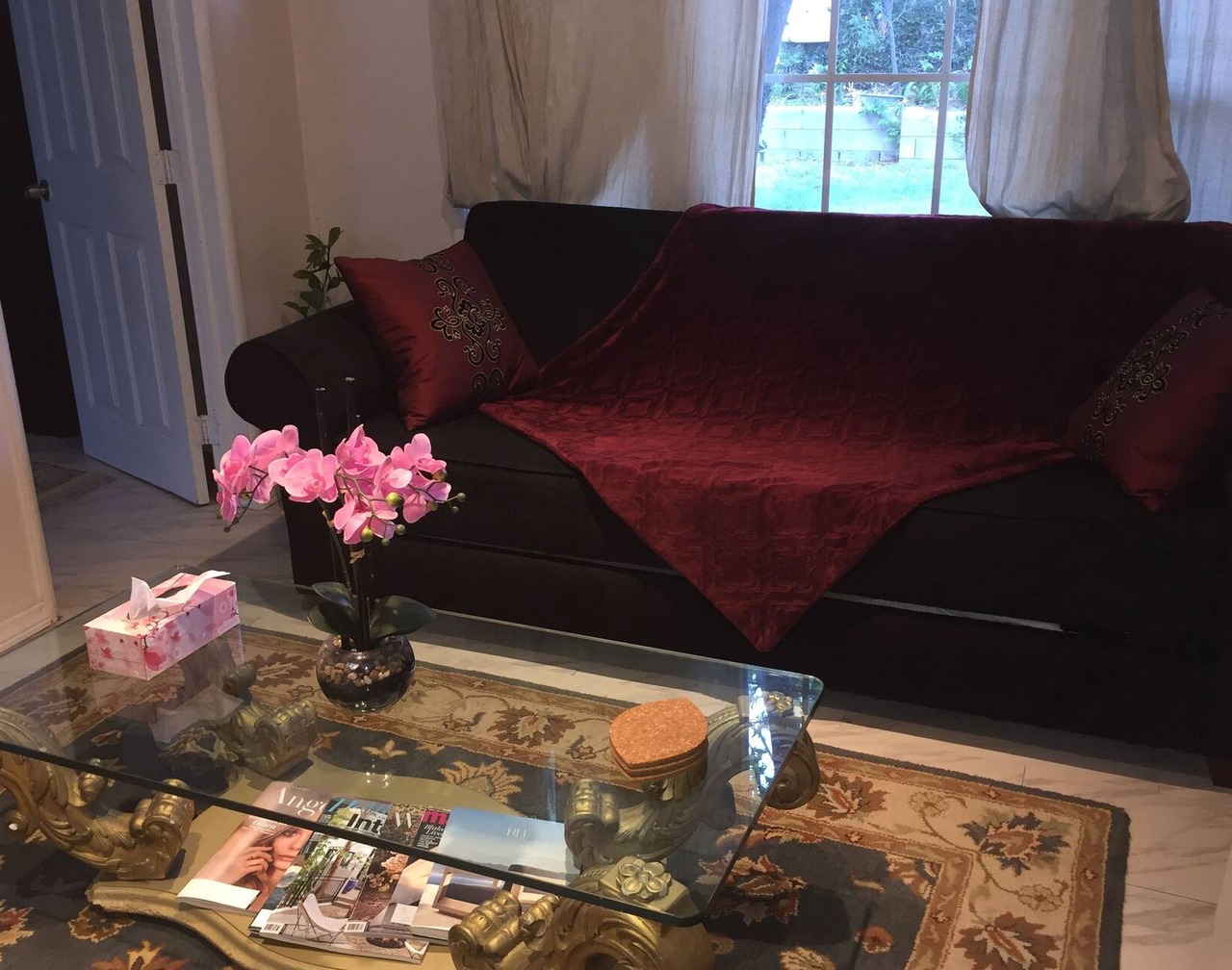 Comfortable Beverly Hills Town House 1