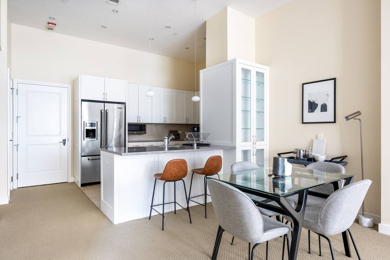 Comfy Penn Quarter 2BR w/Gym, Pool, nr. National Mall, by Blueground 1