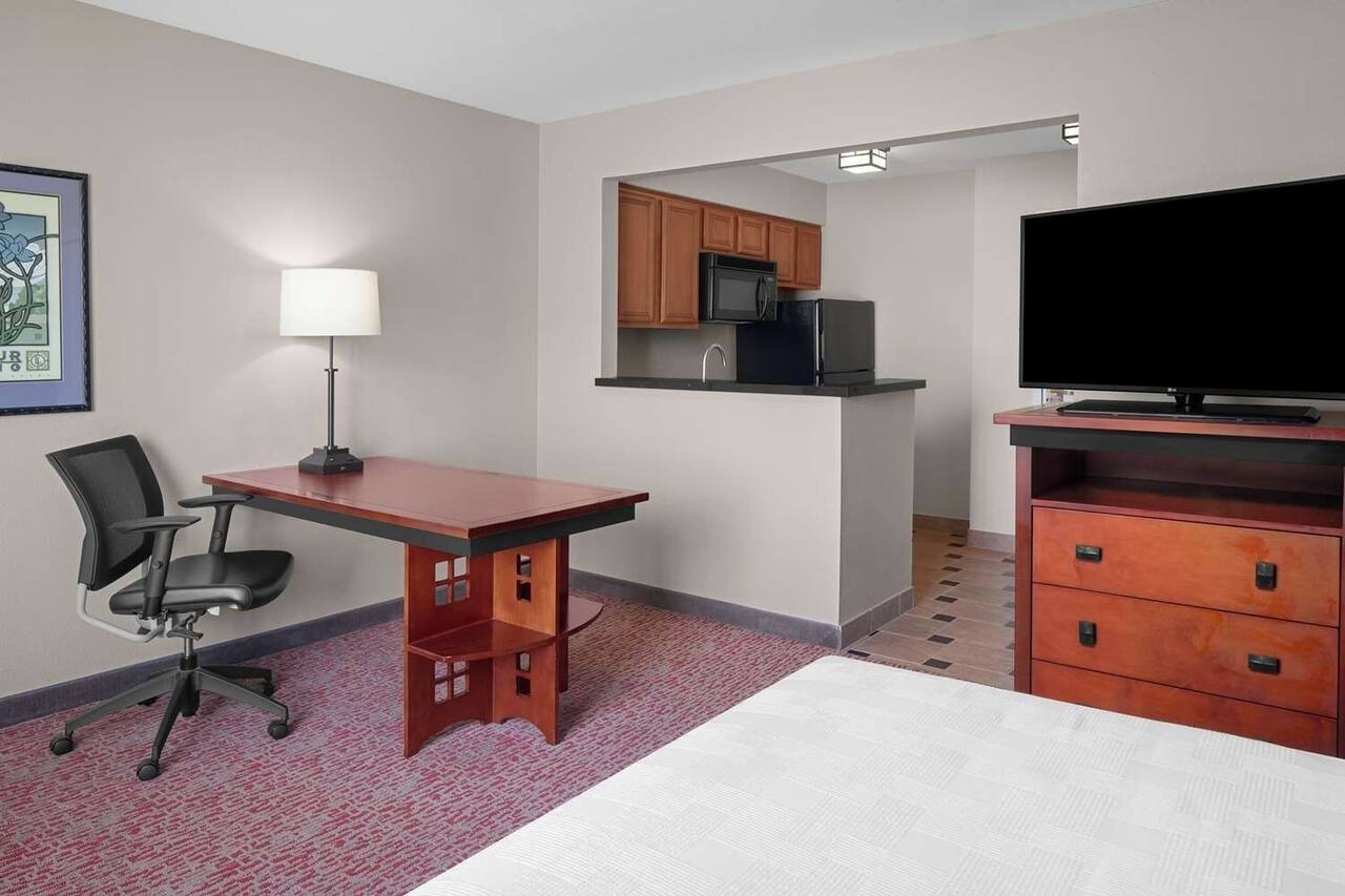Convenient Studio w/Fully Equipped Kitchen off San Tomas Expy 1